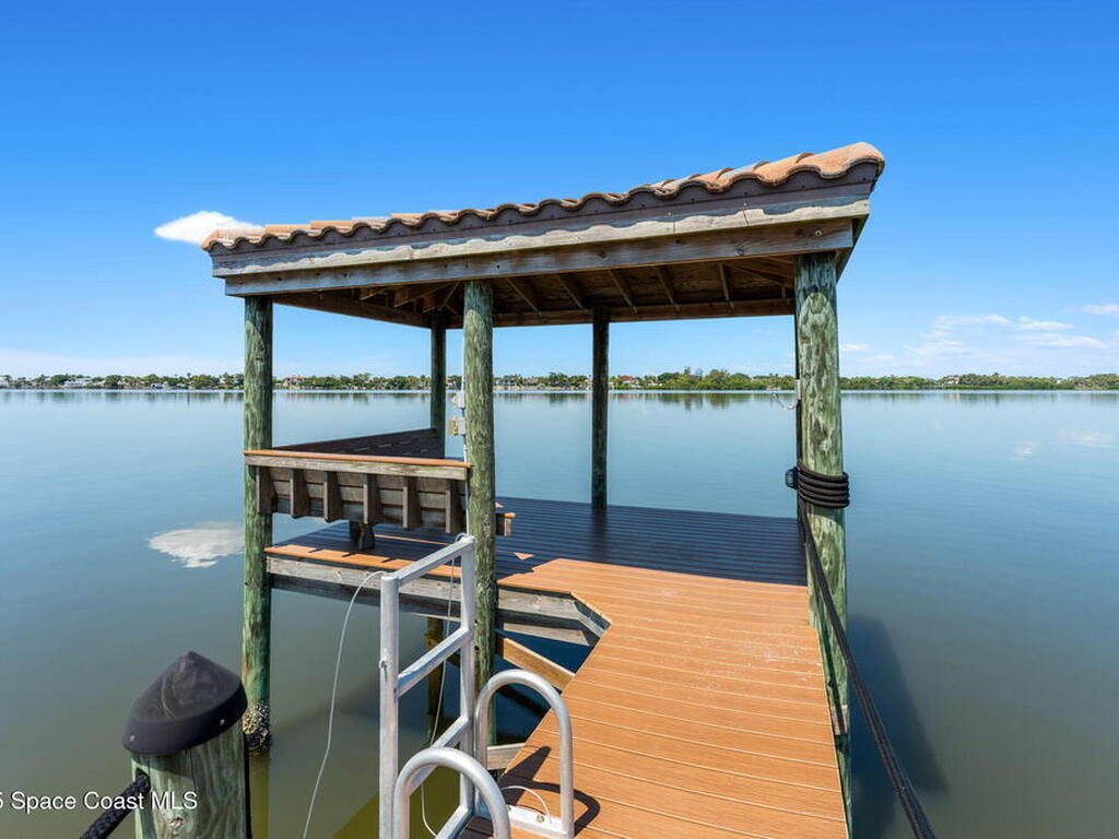 257 Lansing Island Drive, Indian Harbour Beach, FL 32937