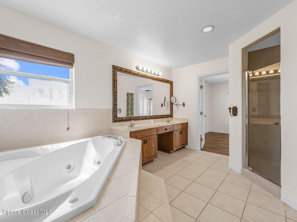 805 W Central Boulevard, Cape Canaveral, FL 32920