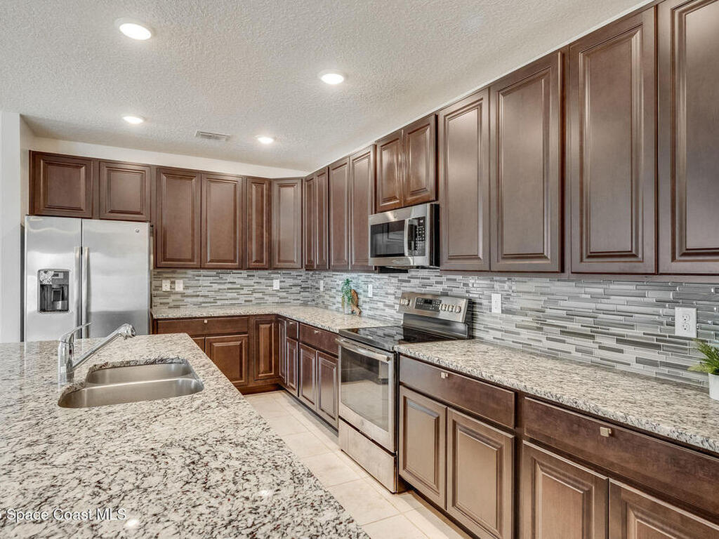 920 Bear Lake Drive, Rockledge, FL 32955