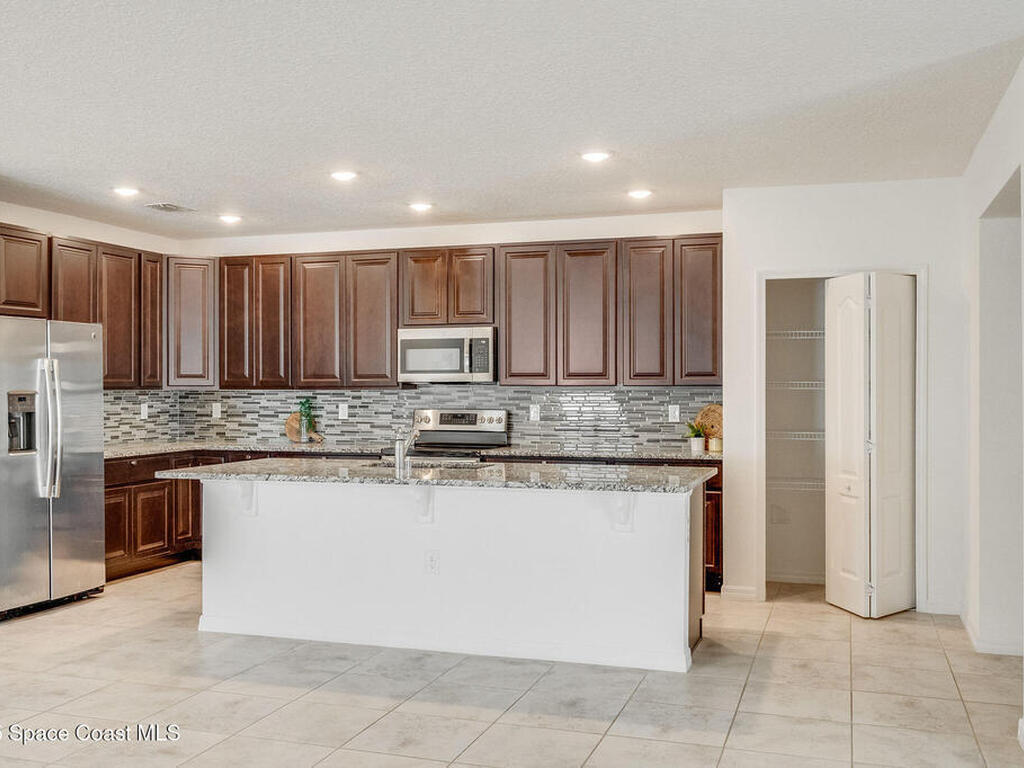 920 Bear Lake Drive, Rockledge, FL 32955