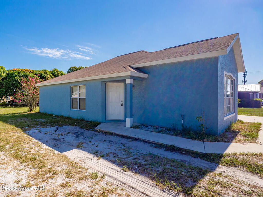 706 Wisteria Avenue, Ft. Pierce, FL 34982