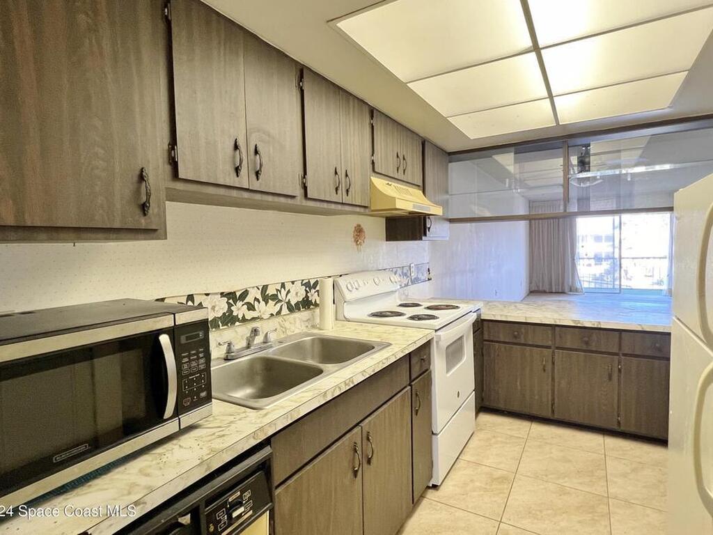 2135 N Courtenay Parkway, Merritt Island, FL 32953
