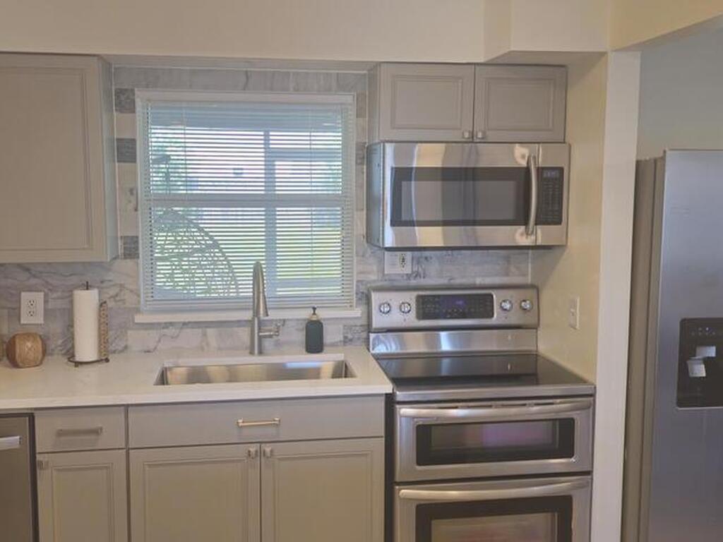589 Coconut Street, Satellite Beach, FL 32937