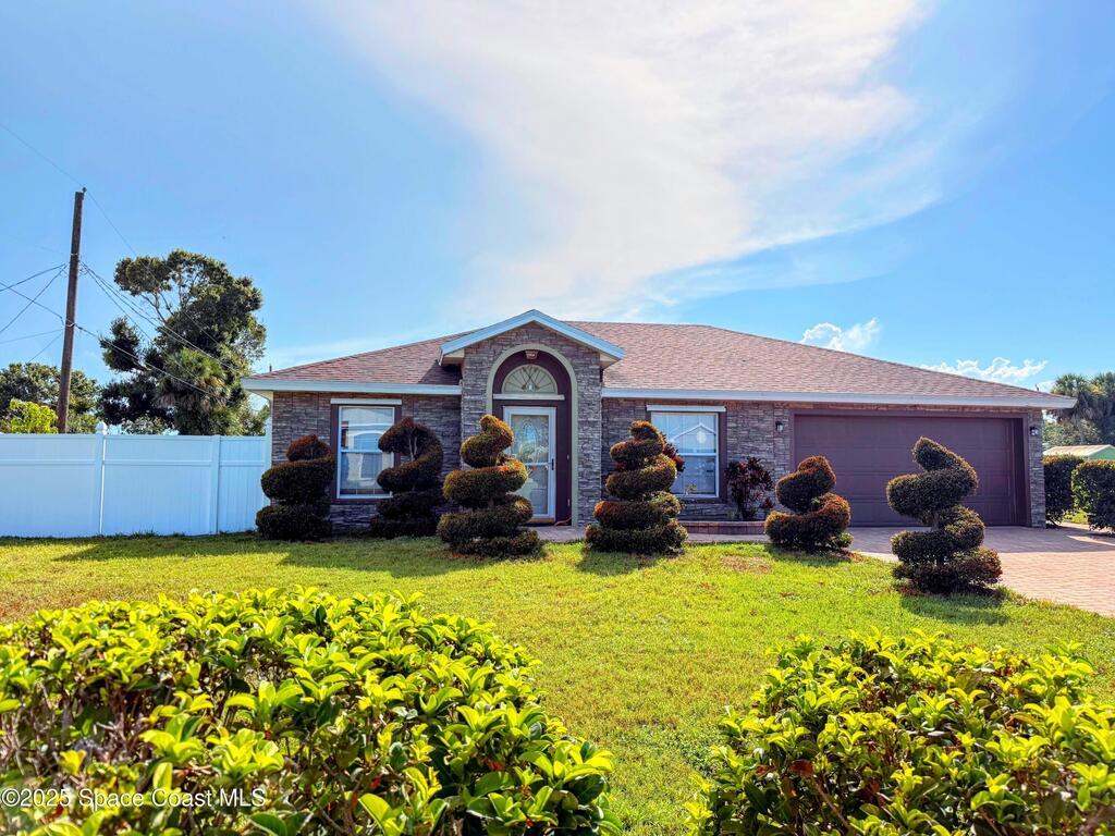 2075 4th Avenue, Vero Beach, FL 32962