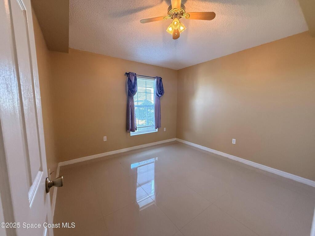 2075 4th Avenue, Vero Beach, FL 32962