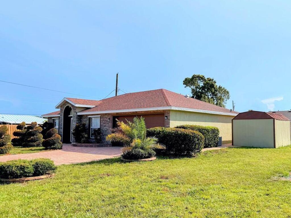 2075 4th Avenue, Vero Beach, FL 32962