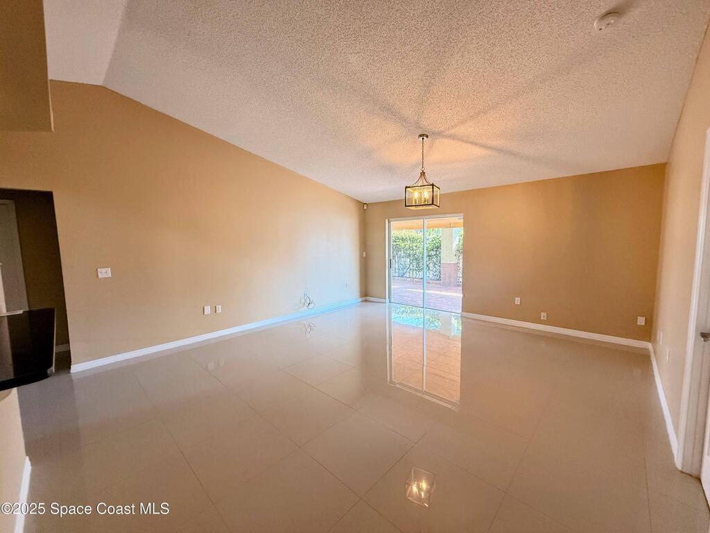 2075 4th Avenue, Vero Beach, FL 32962