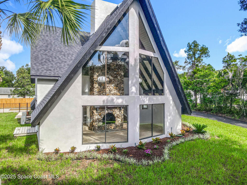128 S Montgomery Avenue, DeLand, FL 32720