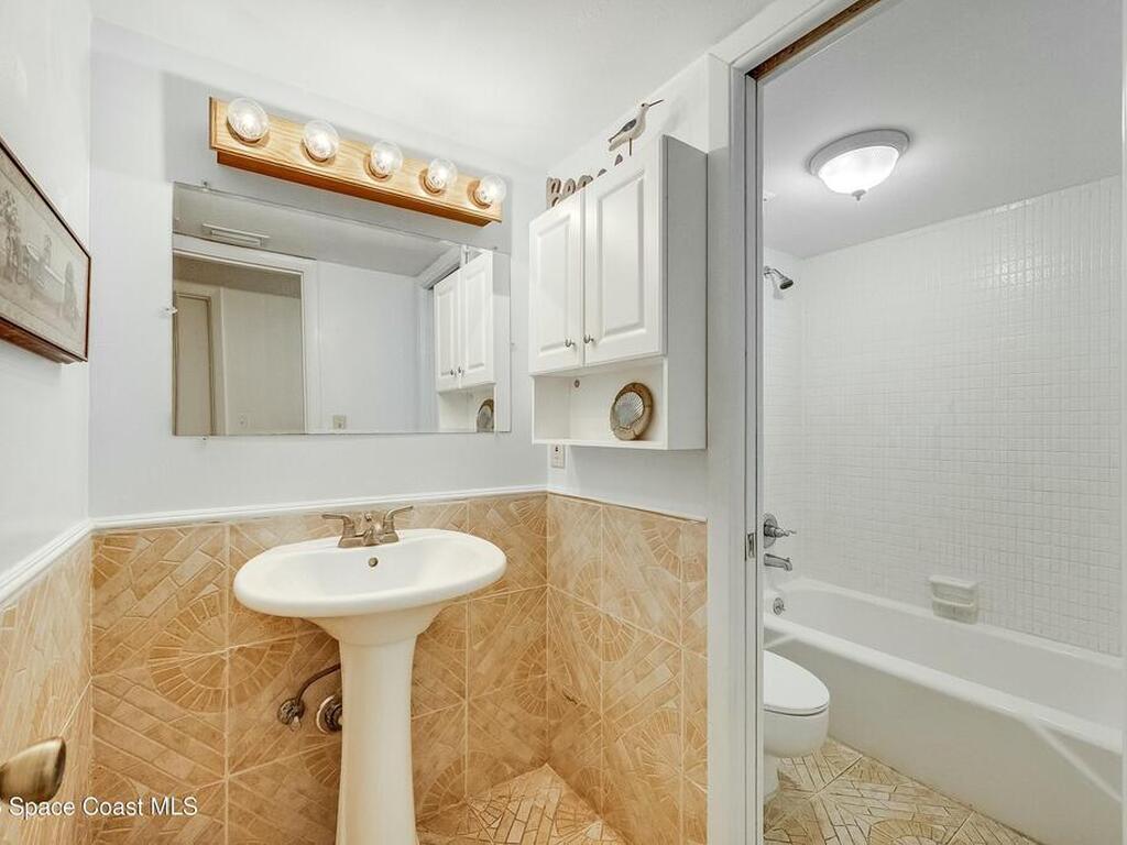 2135 N Courtenay Parkway, Merritt Island, FL 32953