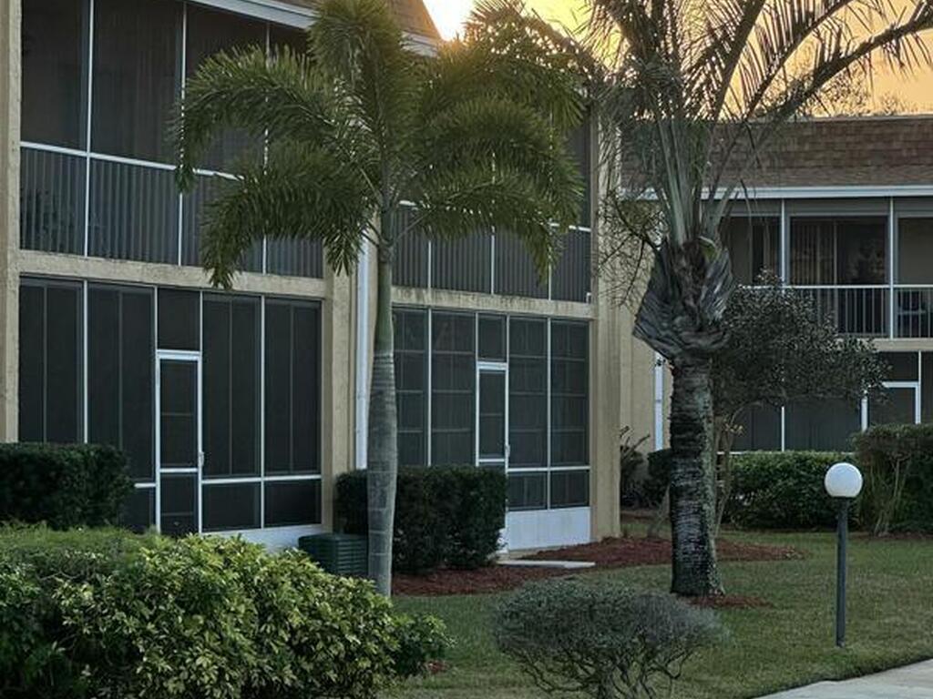 2135 N Courtenay Parkway, Merritt Island, FL 32953