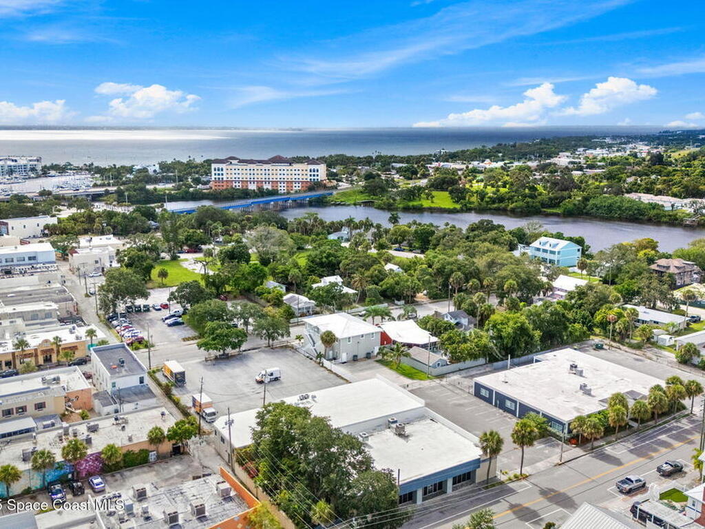 2012 Vernon Place, Melbourne, FL 32901