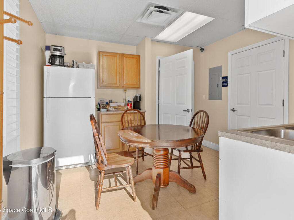 2012 Vernon Place, Melbourne, FL 32901