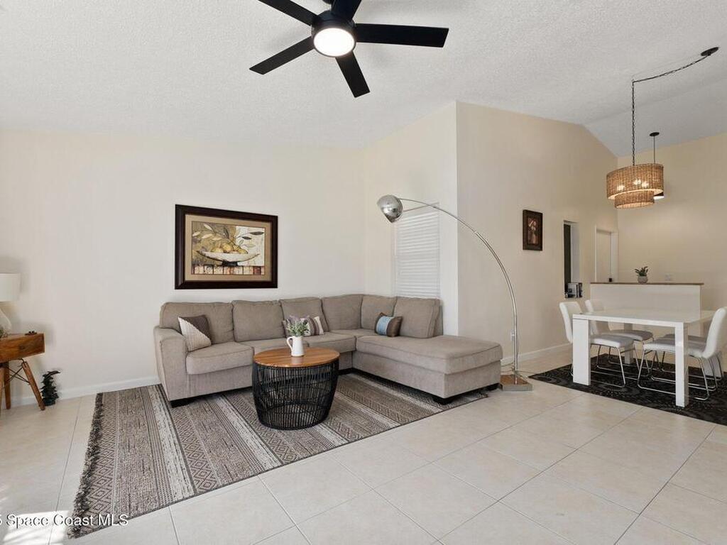 3212 S Lakeview Circle, Fort Pierce, FL 34949