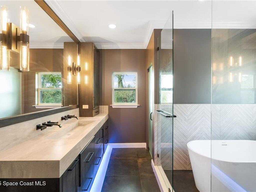 395 Live Oak Drive, Vero Beach, FL 32963