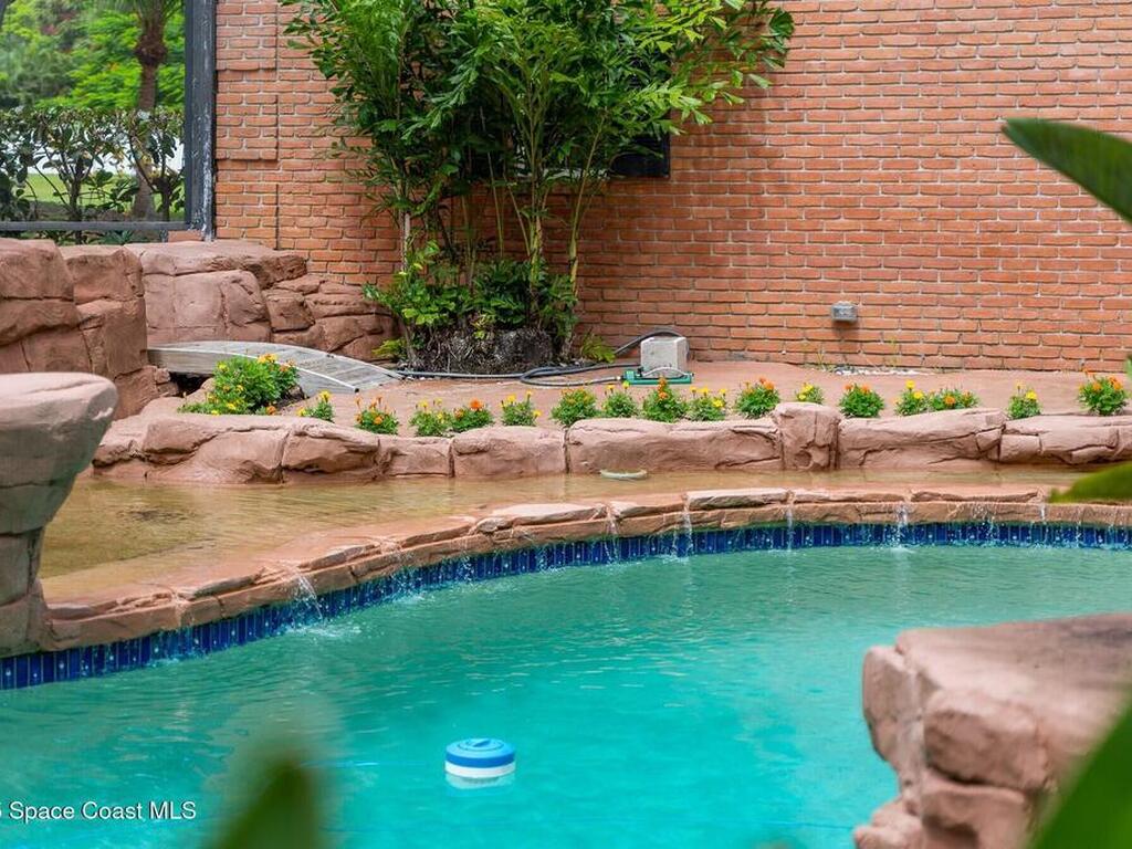 2195 S Courtenay Parkway, Merritt Island, FL 32952