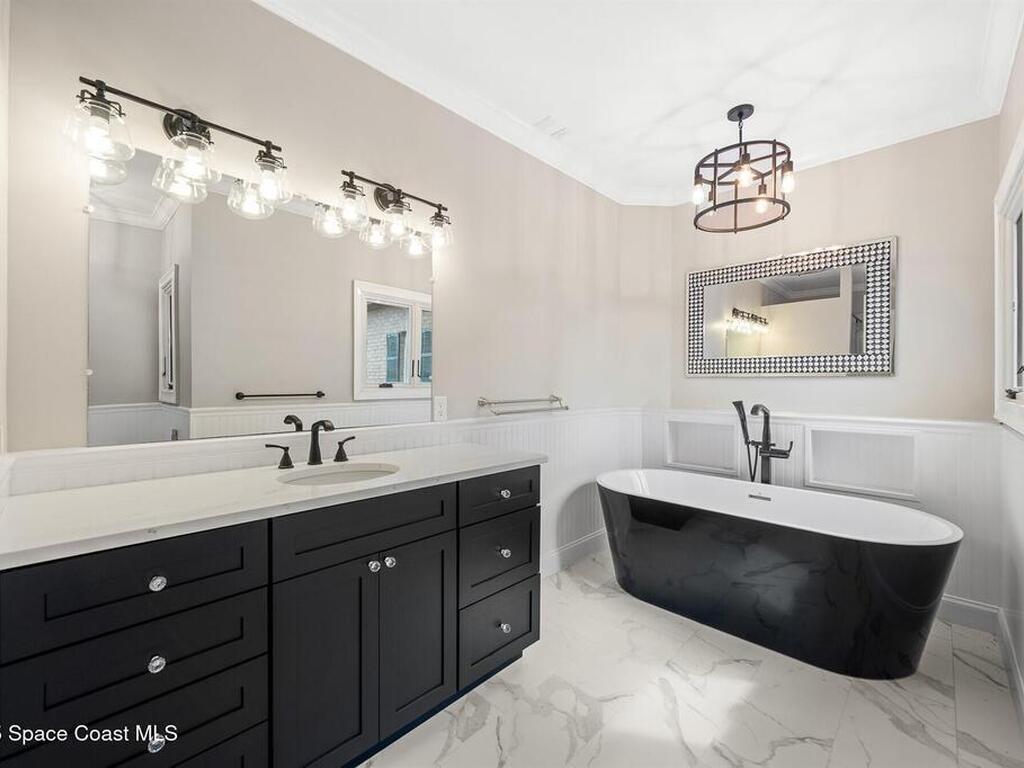 2195 S Courtenay Parkway, Merritt Island, FL 32952