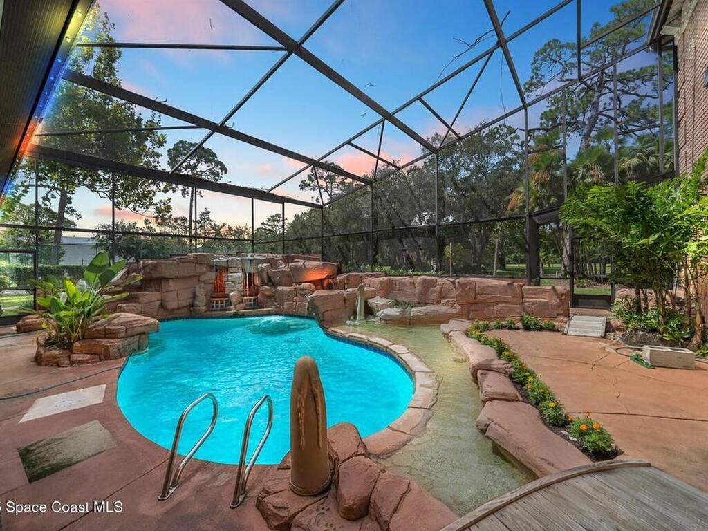 2195 S Courtenay Parkway, Merritt Island, FL 32952