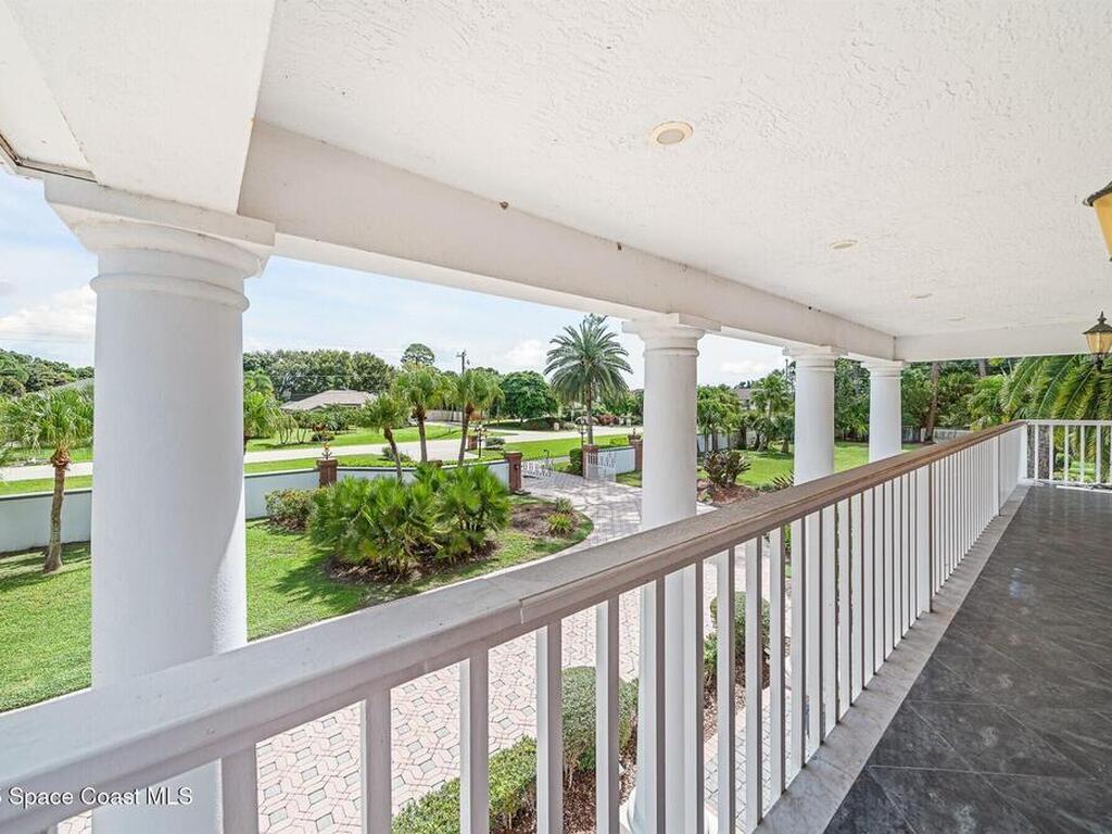 2195 S Courtenay Parkway, Merritt Island, FL 32952