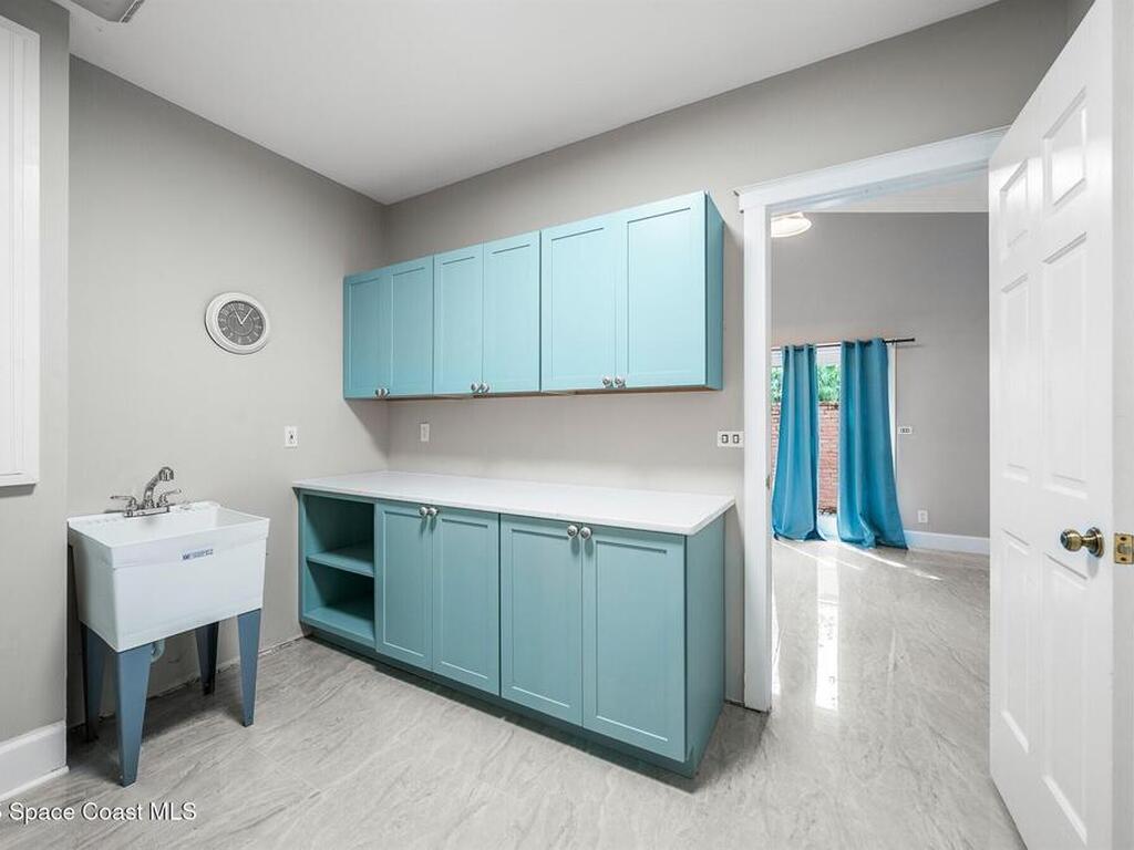 2195 S Courtenay Parkway, Merritt Island, FL 32952