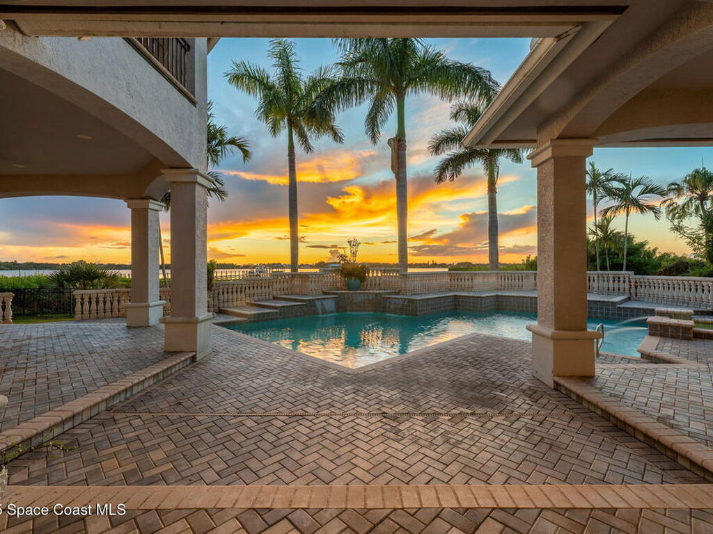 327 Lansing Island Drive, Indian Harbour Beach, FL 32937