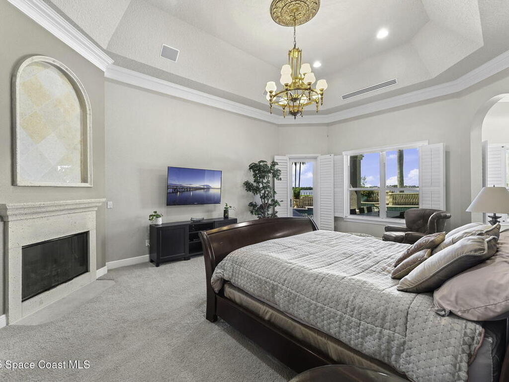 327 Lansing Island Drive, Indian Harbour Beach, FL 32937