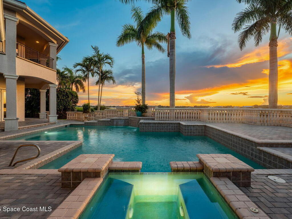 327 Lansing Island Drive, Indian Harbour Beach, FL 32937