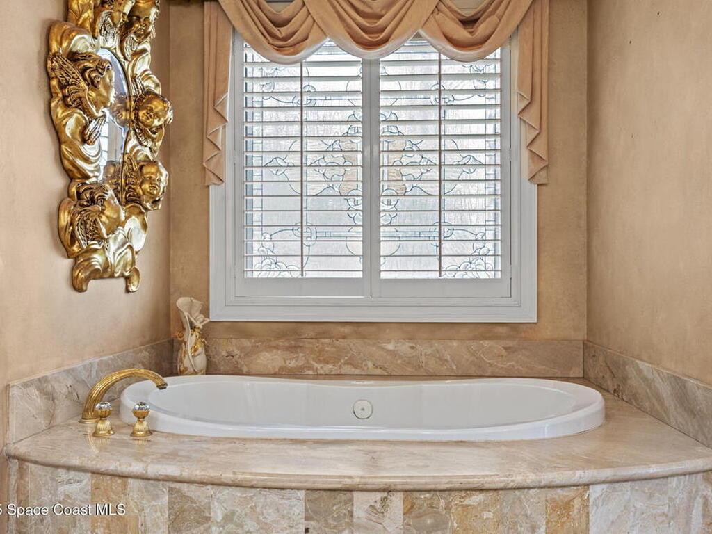 142 Lansing Island Drive, Indian Harbour Beach, FL 32937