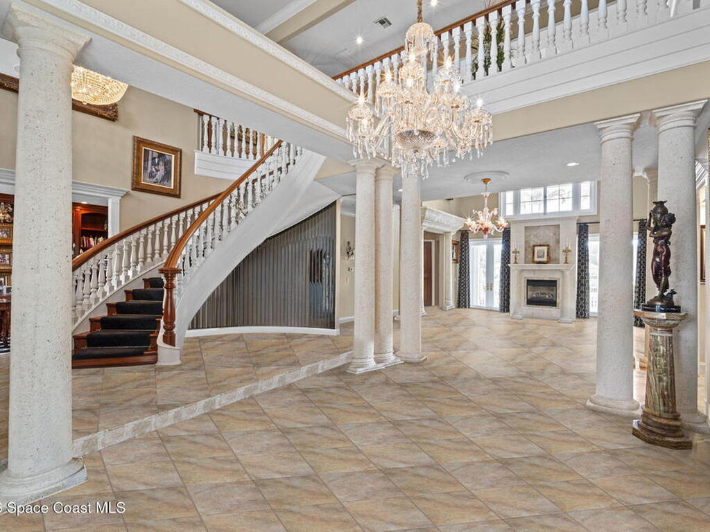 142 Lansing Island Drive, Indian Harbour Beach, FL 32937