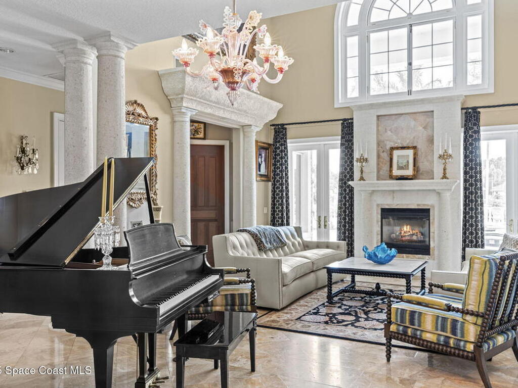 142 Lansing Island Drive, Indian Harbour Beach, FL 32937