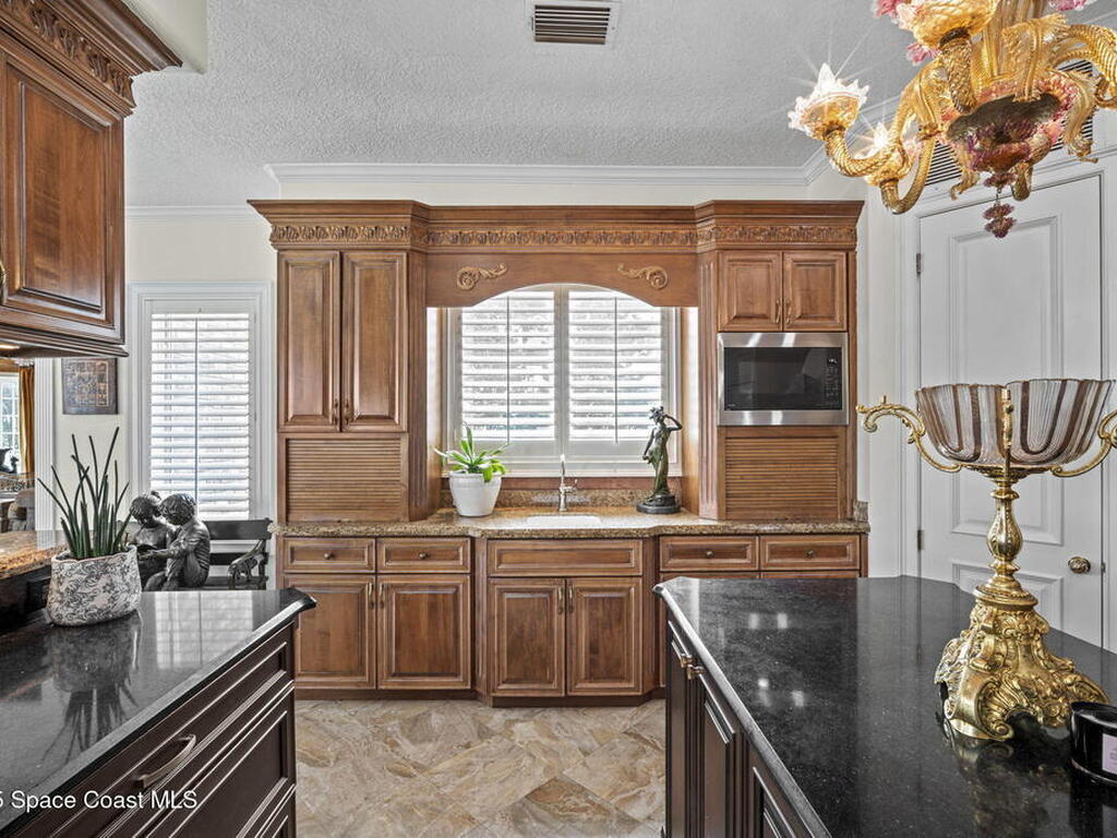 142 Lansing Island Drive, Indian Harbour Beach, FL 32937