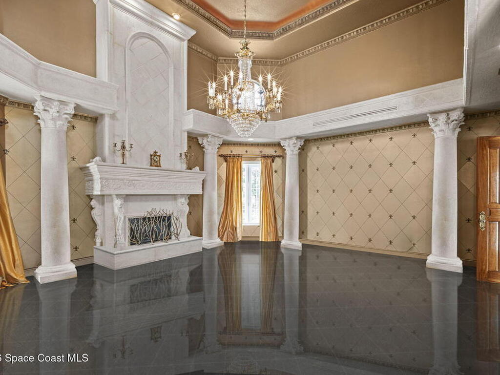 142 Lansing Island Drive, Indian Harbour Beach, FL 32937