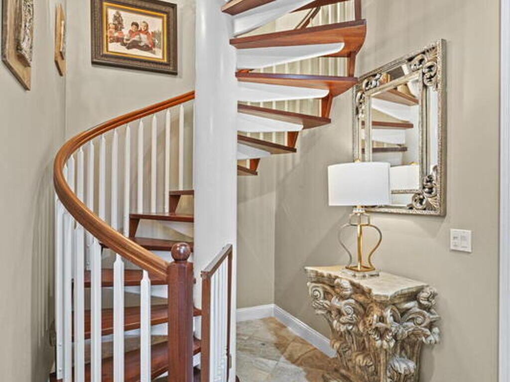 142 Lansing Island Drive, Indian Harbour Beach, FL 32937