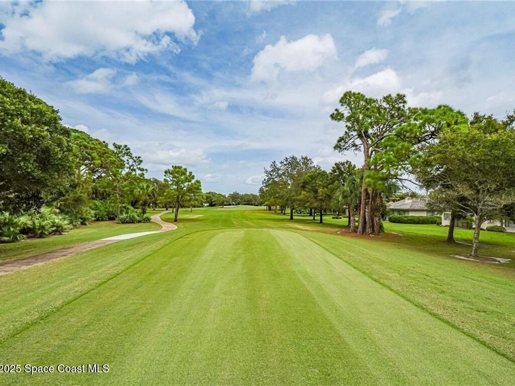 110 Prestwick Circle, Vero Beach, FL 32967