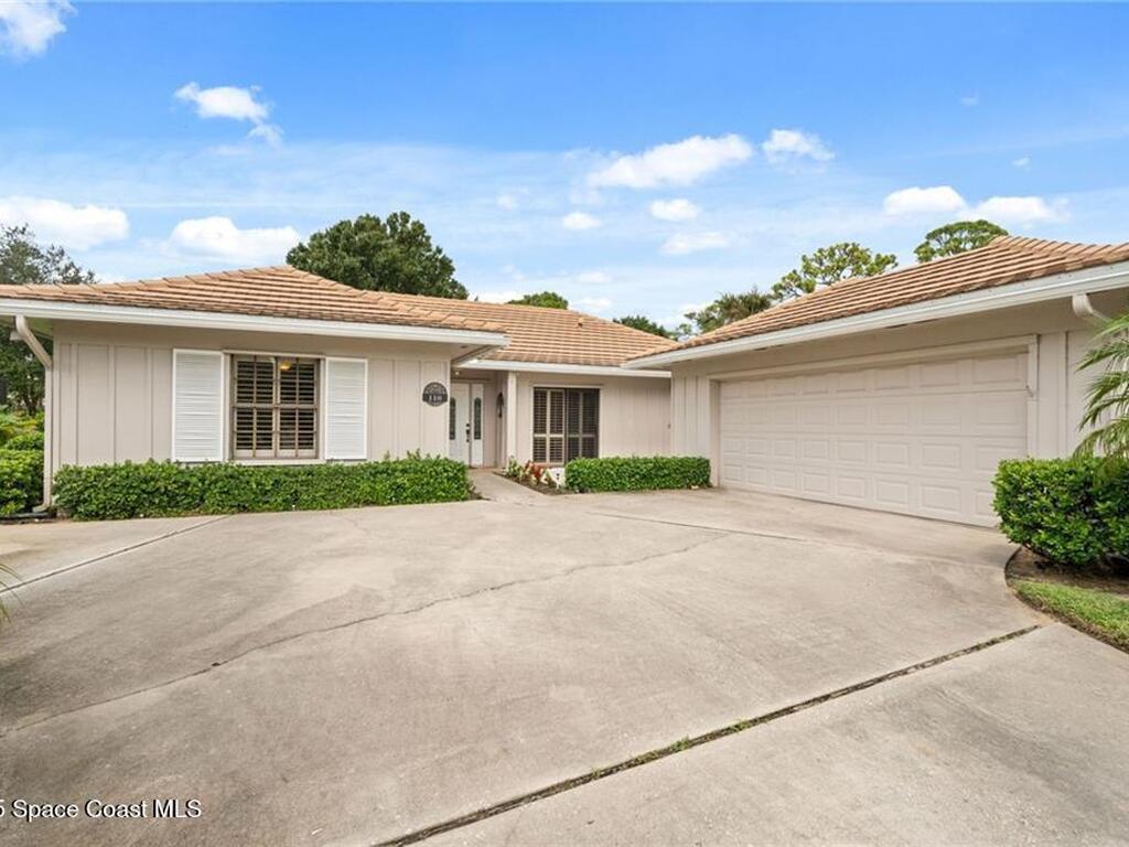 110 Prestwick Circle, Vero Beach, FL 32967