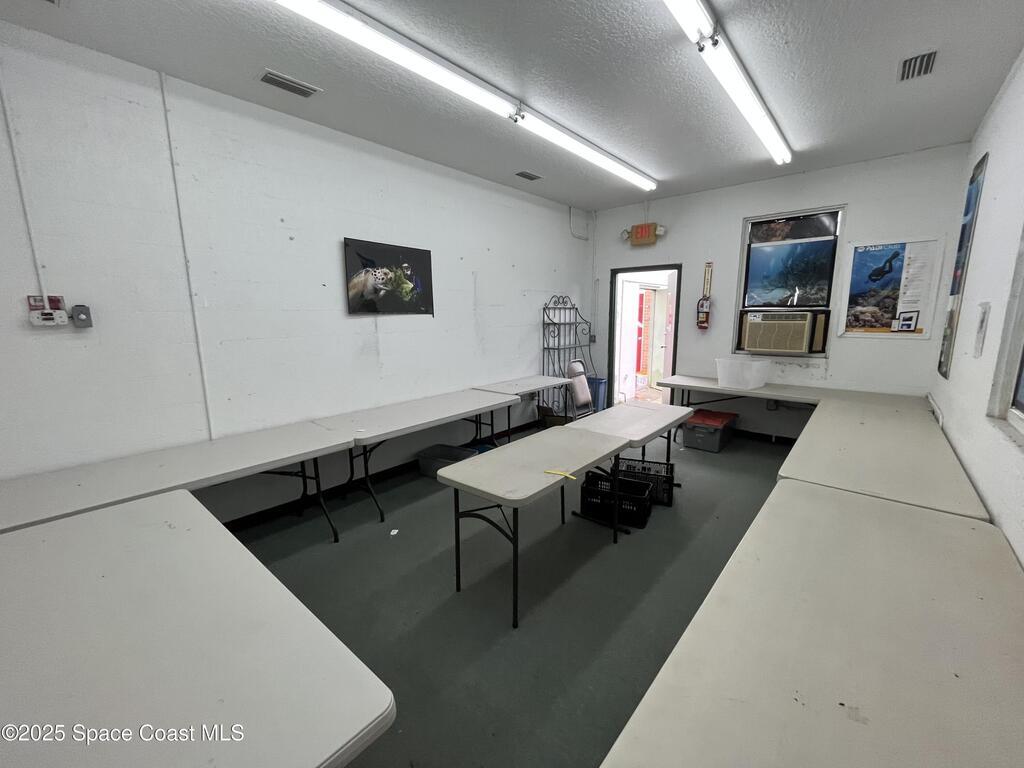 691 N Courtenay Parkway, Merritt Island, FL 32953