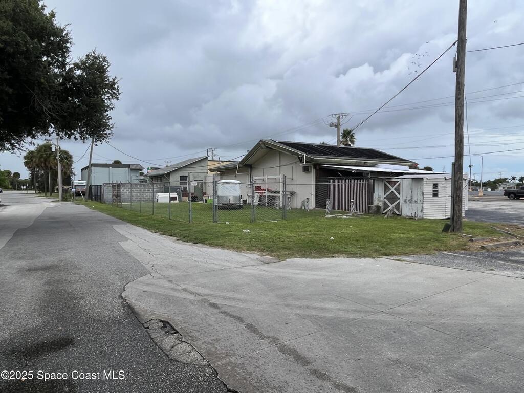 691 N Courtenay Parkway, Merritt Island, FL 32953