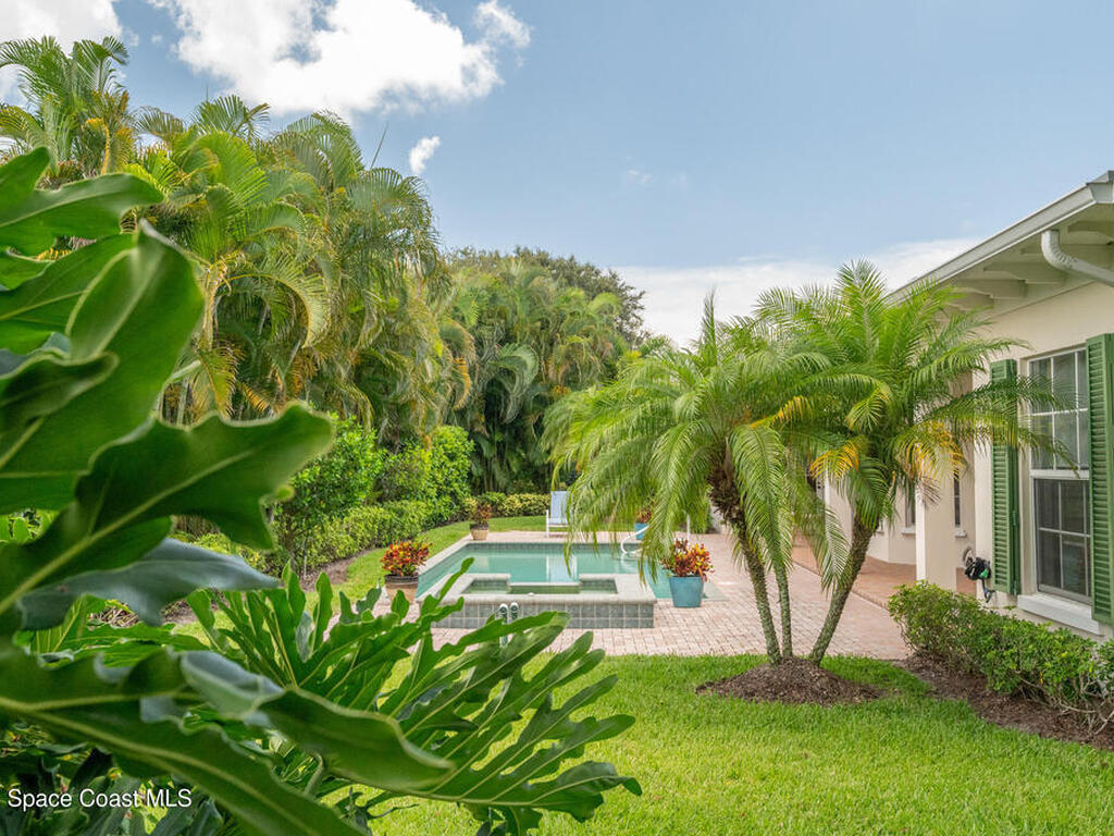 409 S Palm Island Circle, Indian River Shores, FL 32963