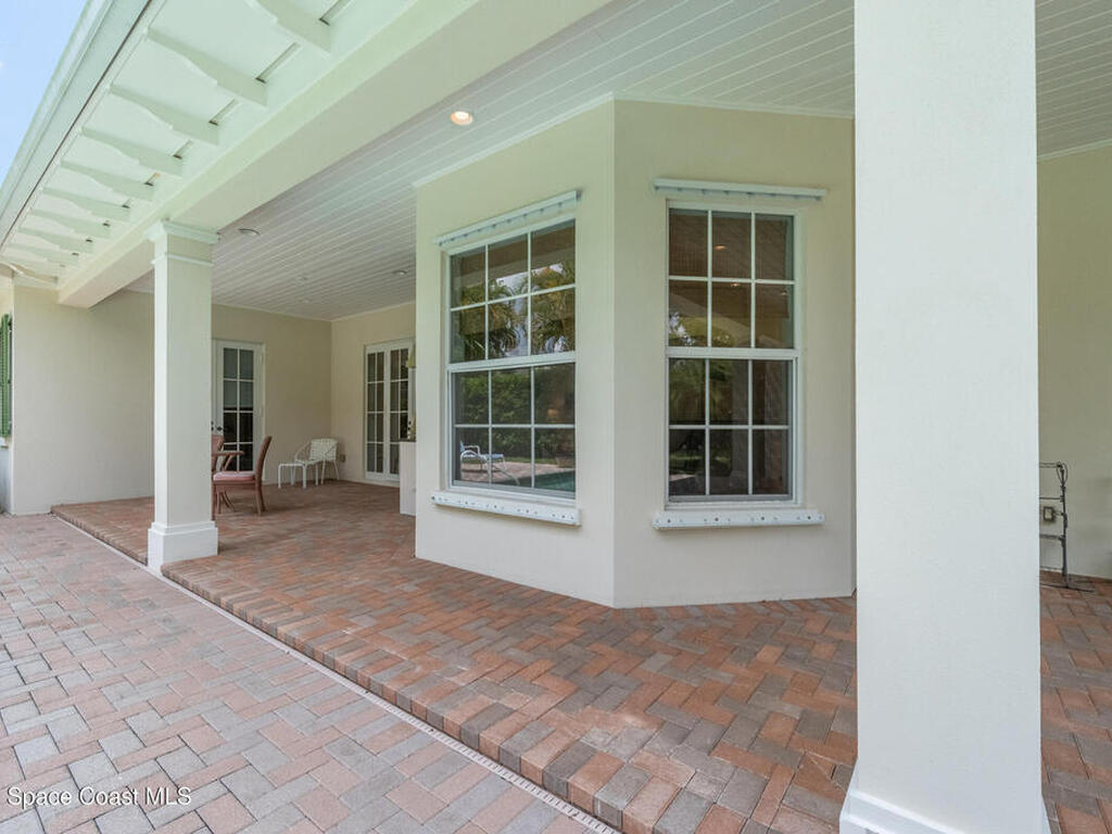 409 S Palm Island Circle, Indian River Shores, FL 32963