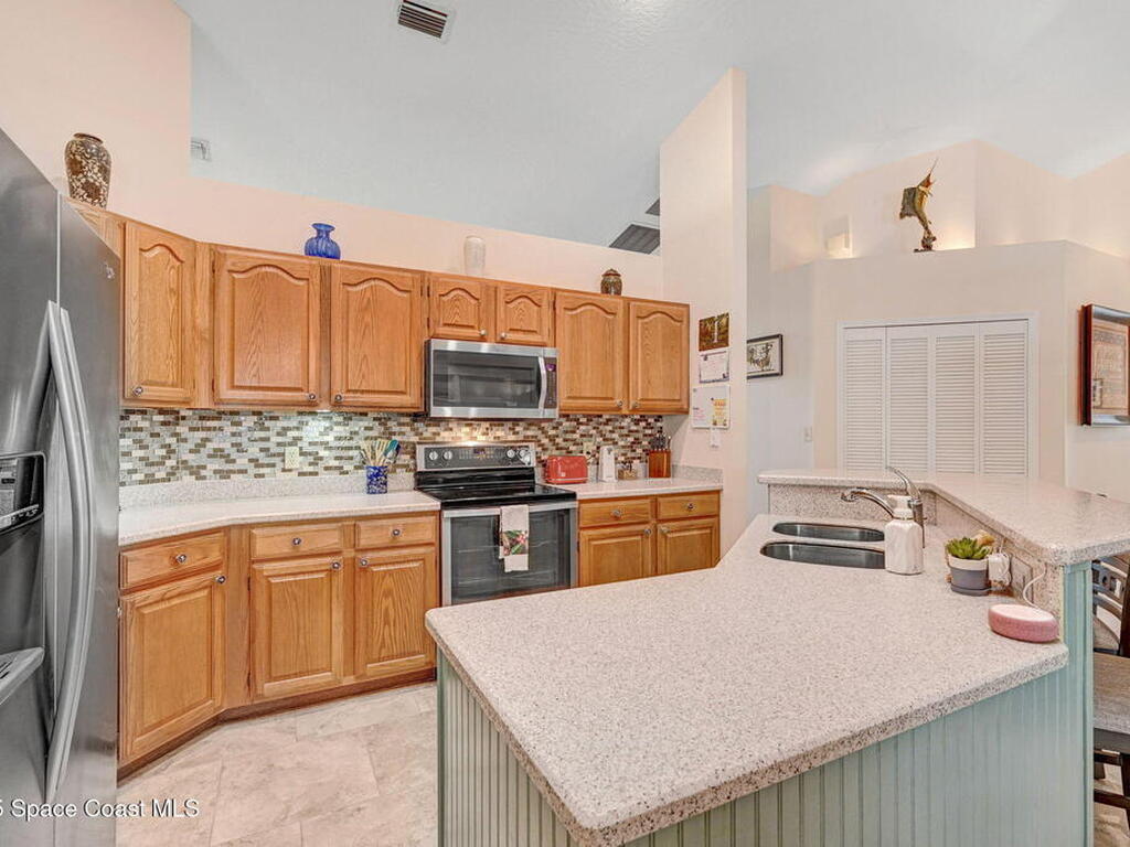 560 Spring Lake Drive, Melbourne, FL 32940