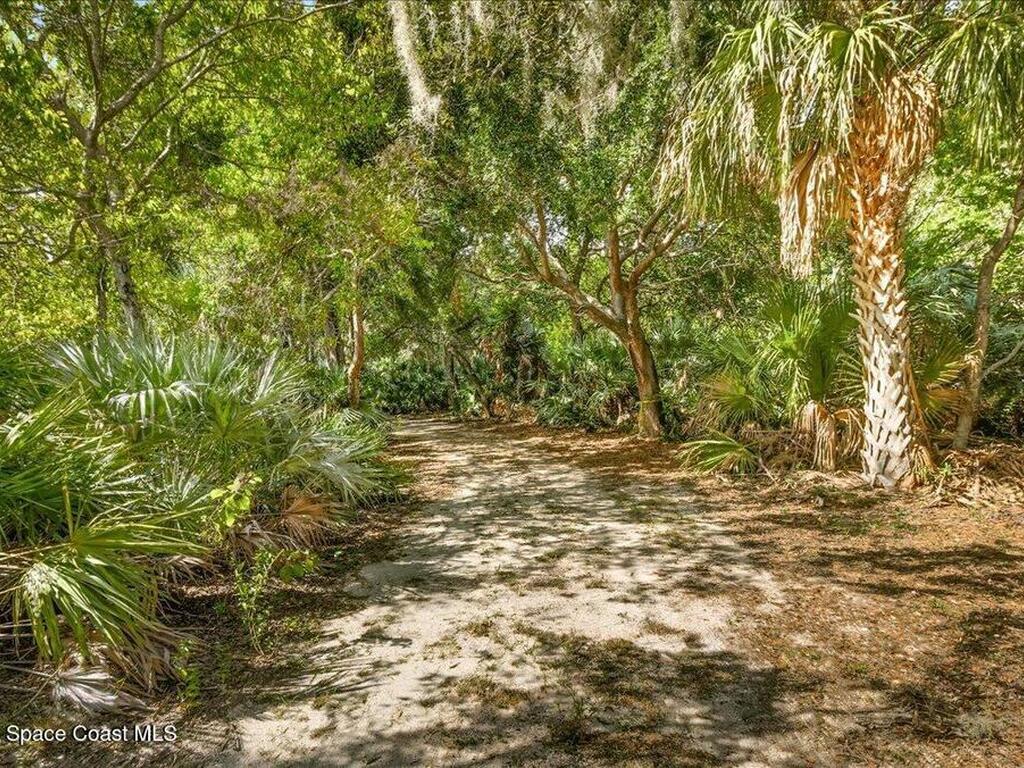 6555 S Tropical Trail, Merritt Island, FL 32952