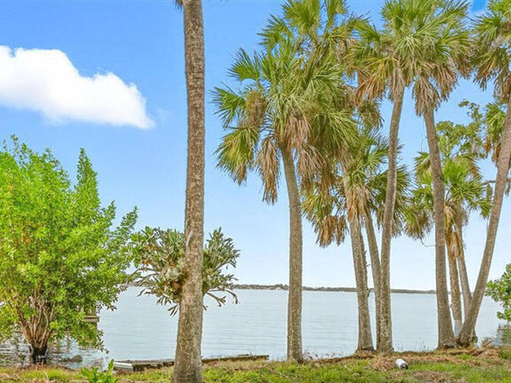 6555 S Tropical Trail, Merritt Island, FL 32952