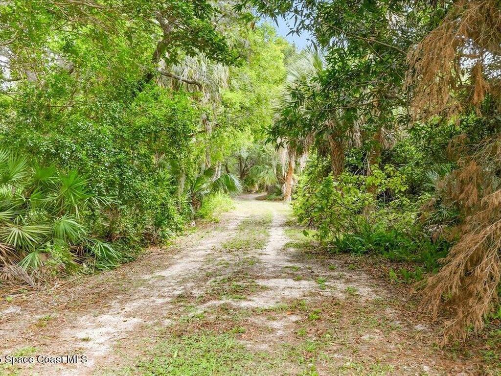 6555 S Tropical Trail, Merritt Island, FL 32952