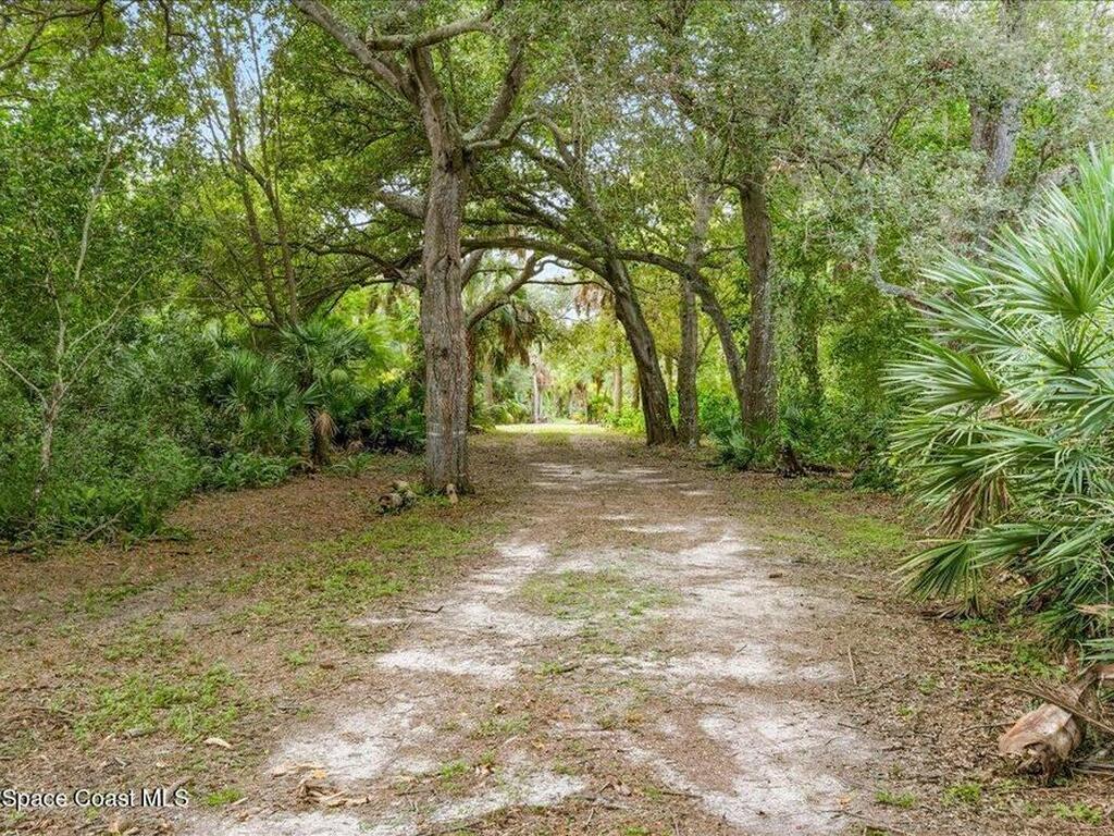 6555 S Tropical Trail, Merritt Island, FL 32952