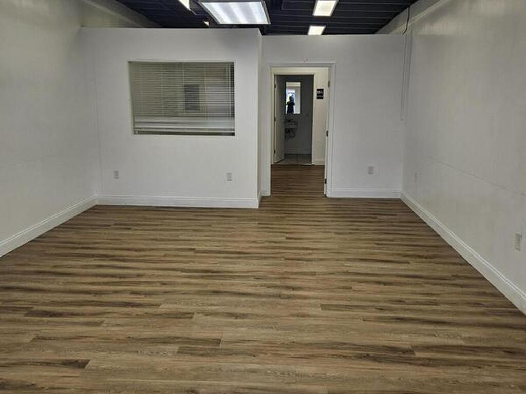 91 E Merritt Island Causeway, Merritt Island, FL 32952