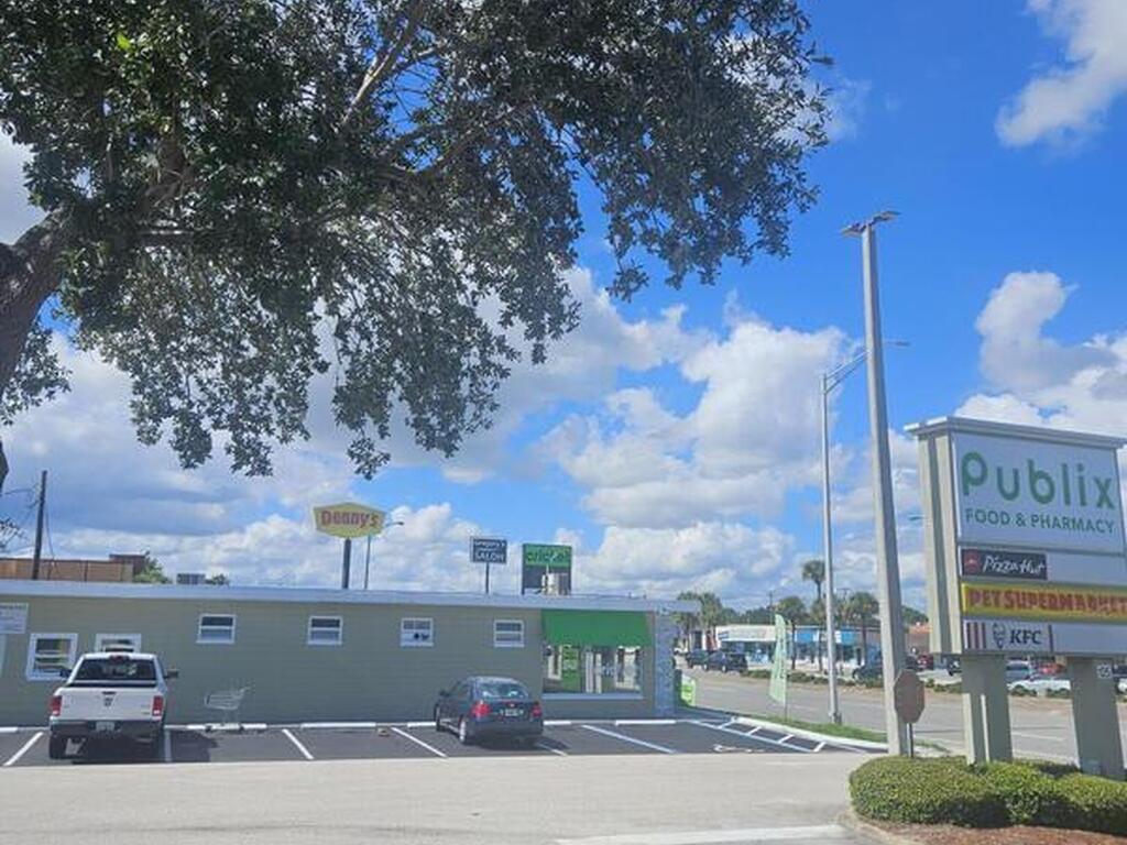 91 E Merritt Island Causeway, Merritt Island, FL 32952