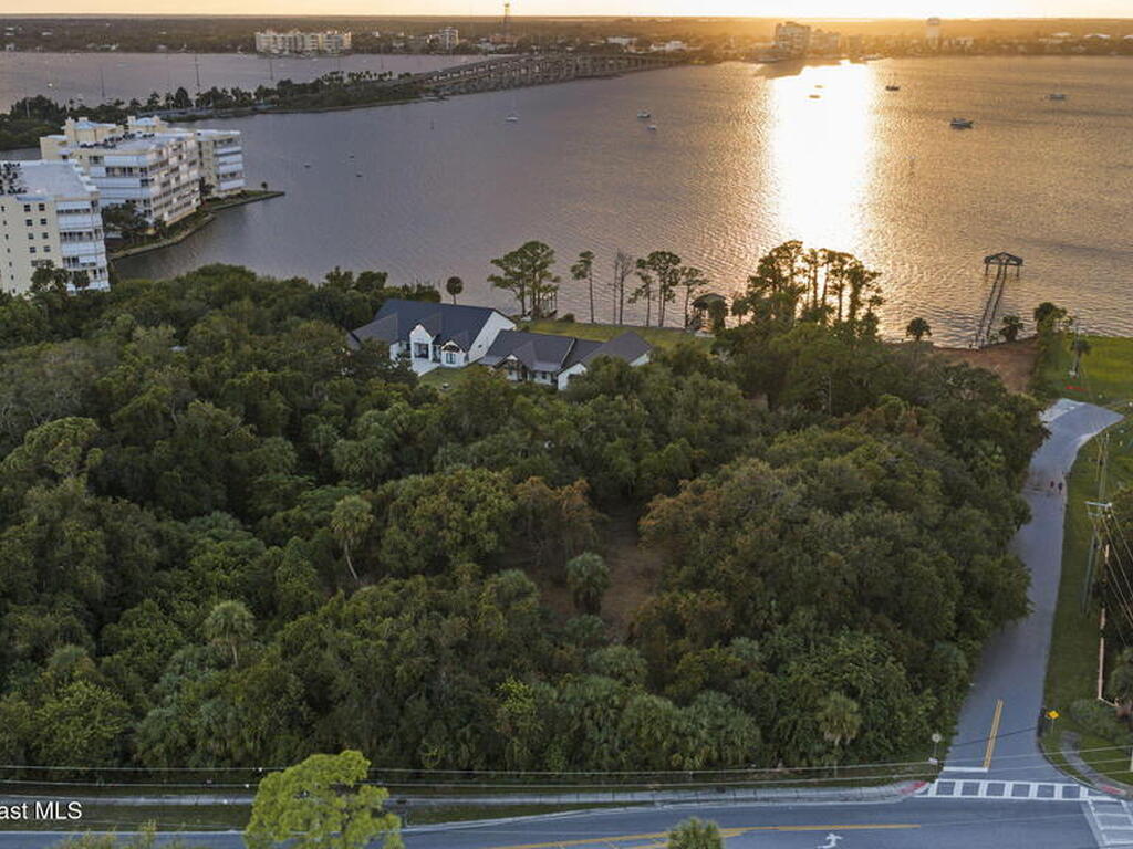 Merritt Avenue, Merritt Island, FL 32953