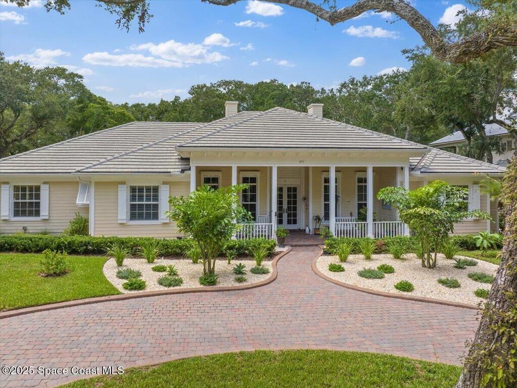 651 N Tomahawk Trail, Indian River Shores, FL 32963