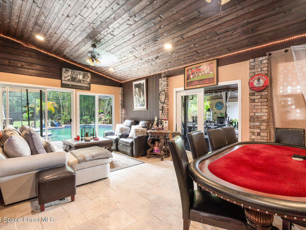 562 Lake Ashley Circle, Melbourne, FL 32904