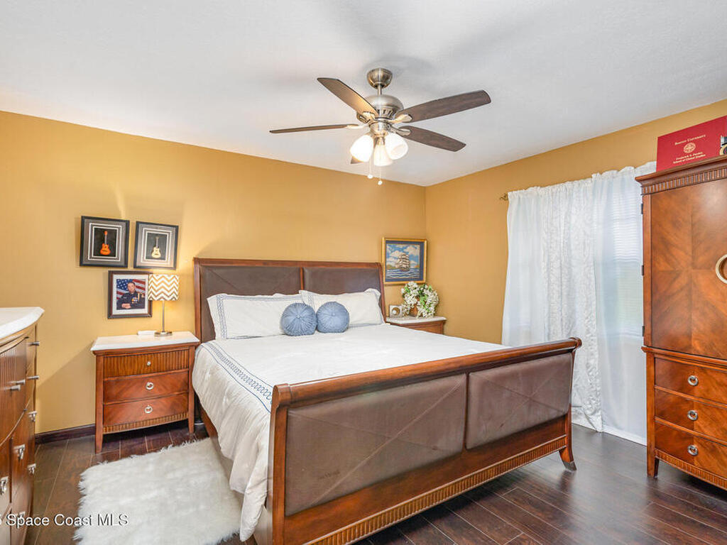 562 Lake Ashley Circle, Melbourne, FL 32904