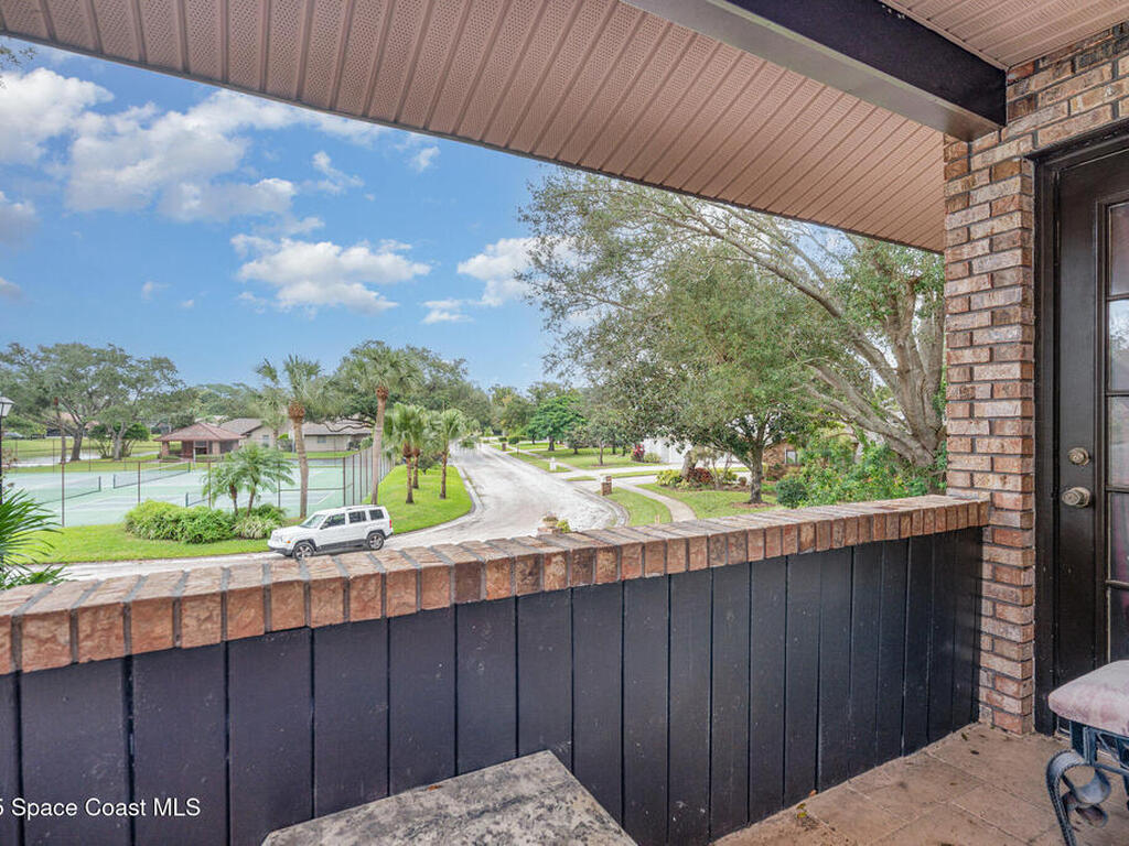 562 Lake Ashley Circle, Melbourne, FL 32904